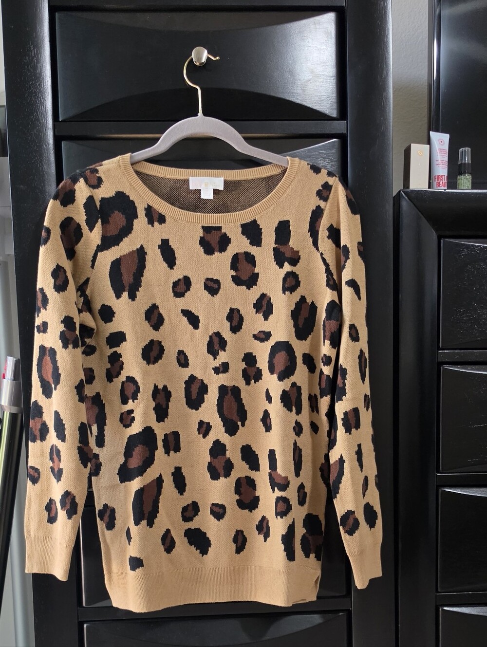 Belle By KIM gravel NWOT Women’s Leopard Print Crewneck Sweater Size S